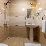 Umit 2 Hotel 3*
