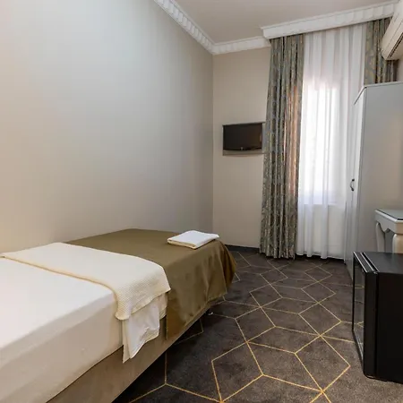 Umit 2 Hotel 3*