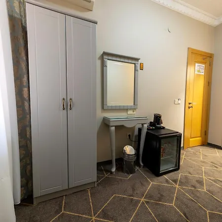 Umit 2 Hotel 3*