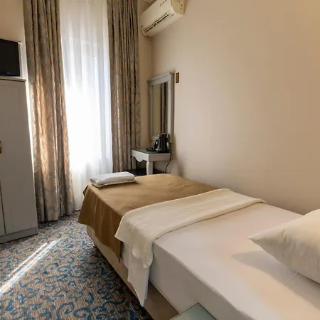 Umit 2 Hotel 3*